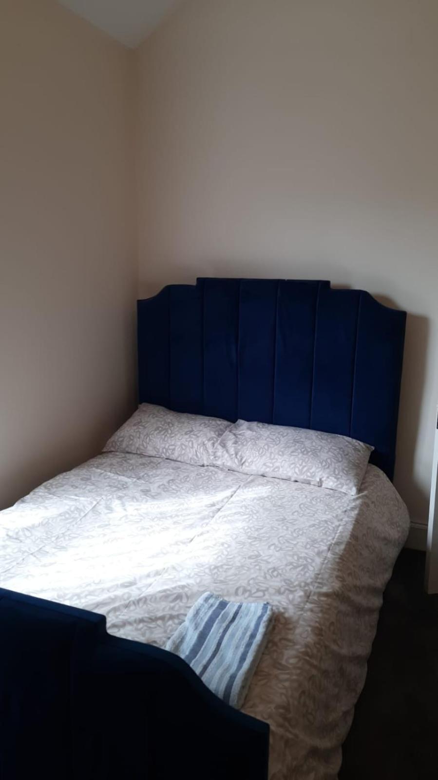 Lovely Bedroom With Shared Kitchen & Bathroom Free Parking Walsall Exterior photo