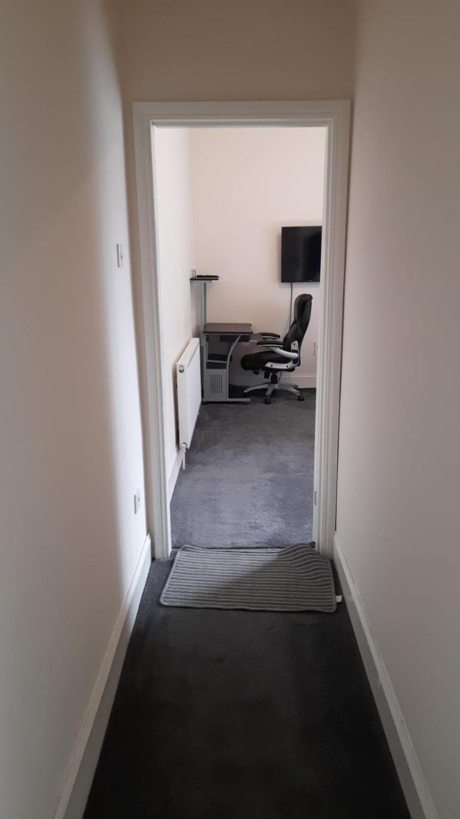 Lovely Bedroom With Shared Kitchen & Bathroom Free Parking Walsall Exterior photo